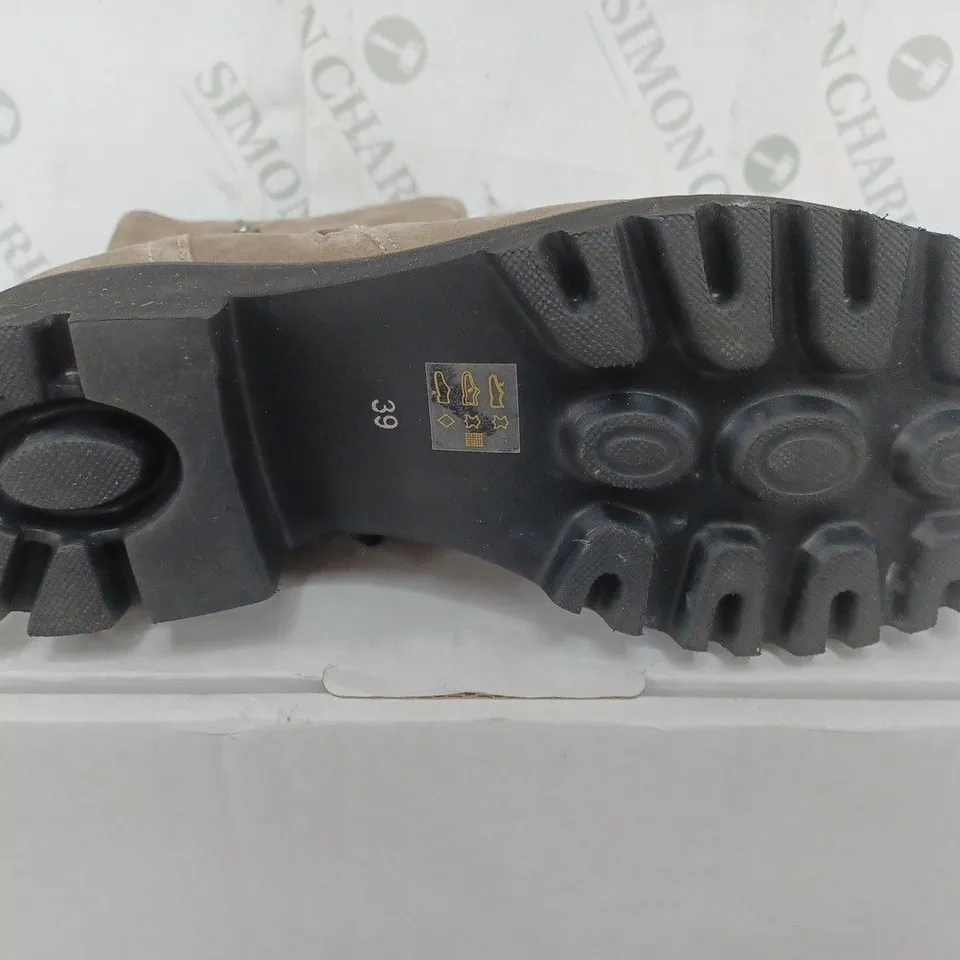 MODA IN PELLE ZIPSTER BIKER BOOT IN TAN SUEDE - SIZE 39