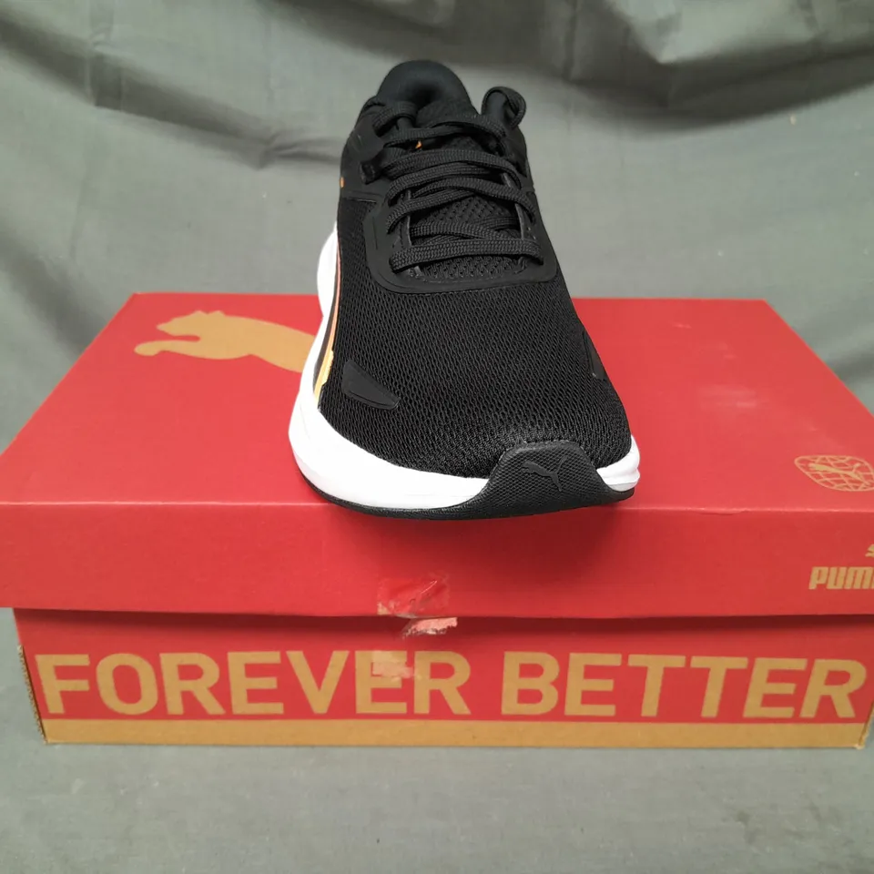 BOXED PAIR OF PUMA SKYROCKET LITE SHOES IN BLACK /SUN STREAM UK SIZE 6