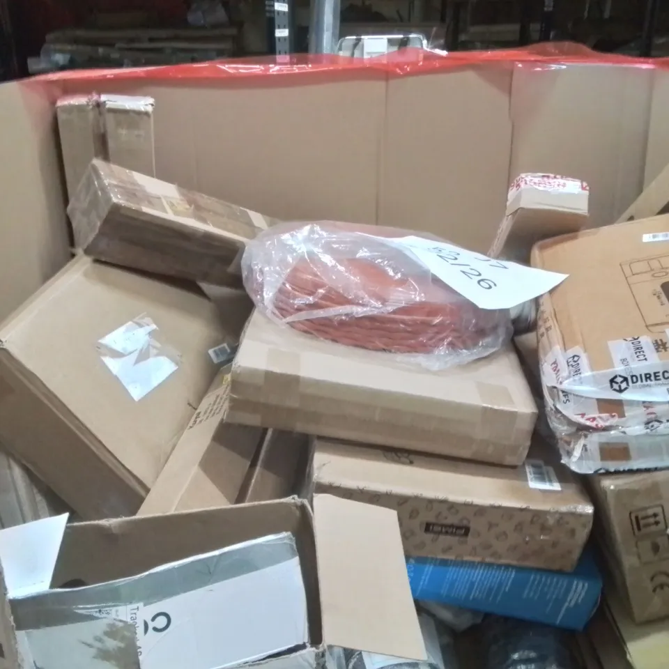 PALLET OF ASSORTED HOUSEHOLD GOODS AND PRODUCTS TO INCLUDE;COLD PRESS JUICER, FLOOR MAT, PET CARRIER BAG,ELECTRIC GRILL,CHAIR MAT AND OTHER ASSORTED ITEMS...