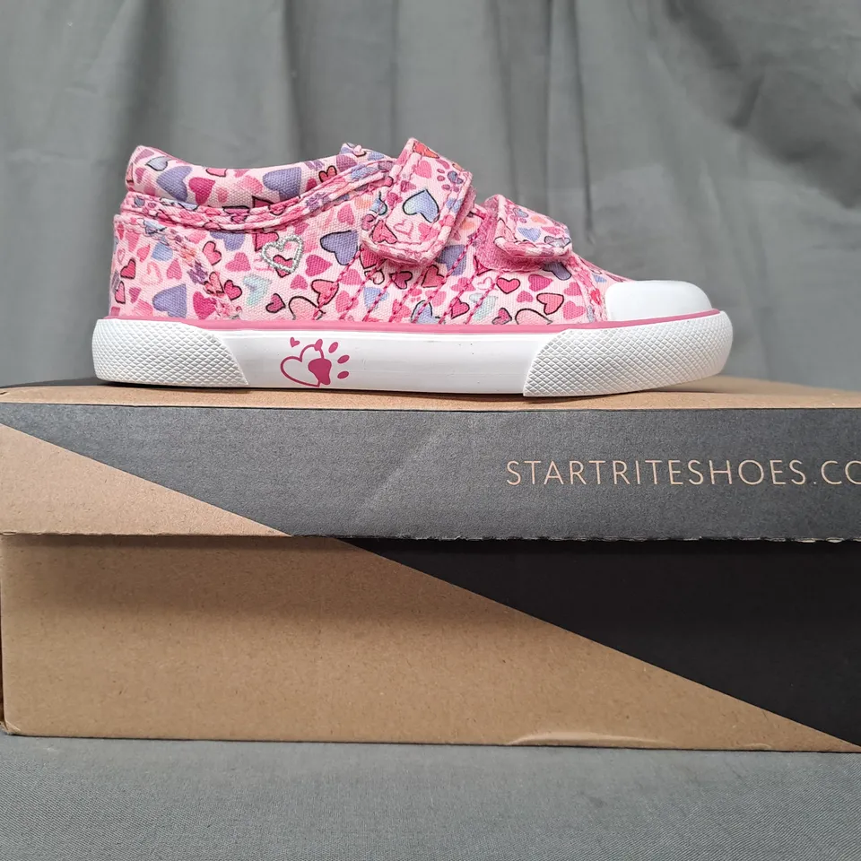 BOXED PAIR OF START RITE KIDS CANVAS SHOES IN PINK W. LOVEHEART DESIGN EU SIZE 24