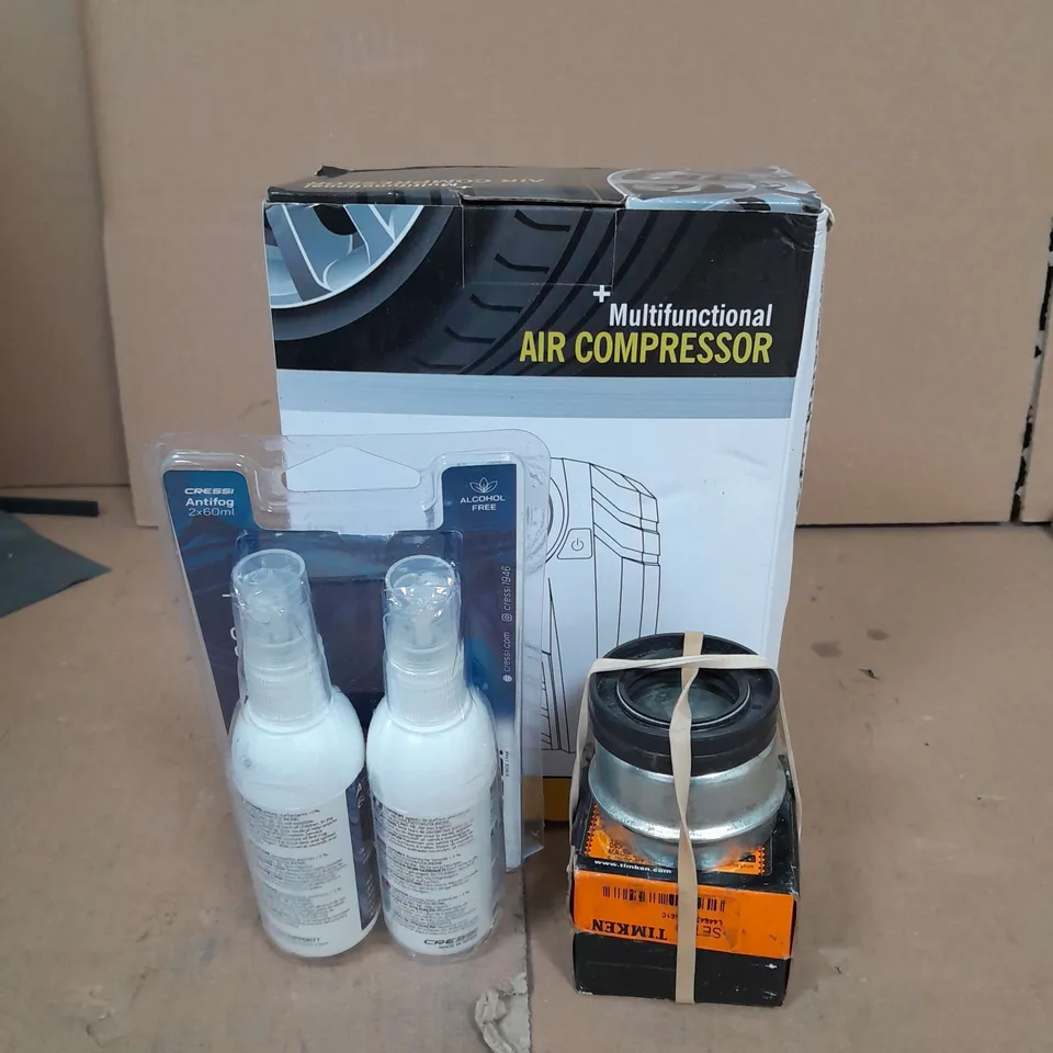 BOX OF ASSORTED CAR ITEMS TO INCLUDE AIR COMPRESSOR - ANT IFOG SPRAY - LERNER PLATE / COLLECTION ONLY 