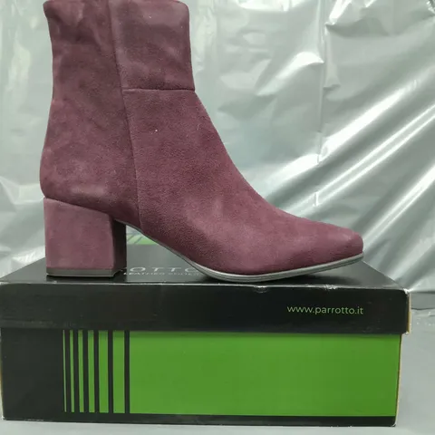 BOXED PAIR OF PARROTTO BLOCK HEEL ANKLE BOOTS IN DARK PURPLE EU SIZE 40