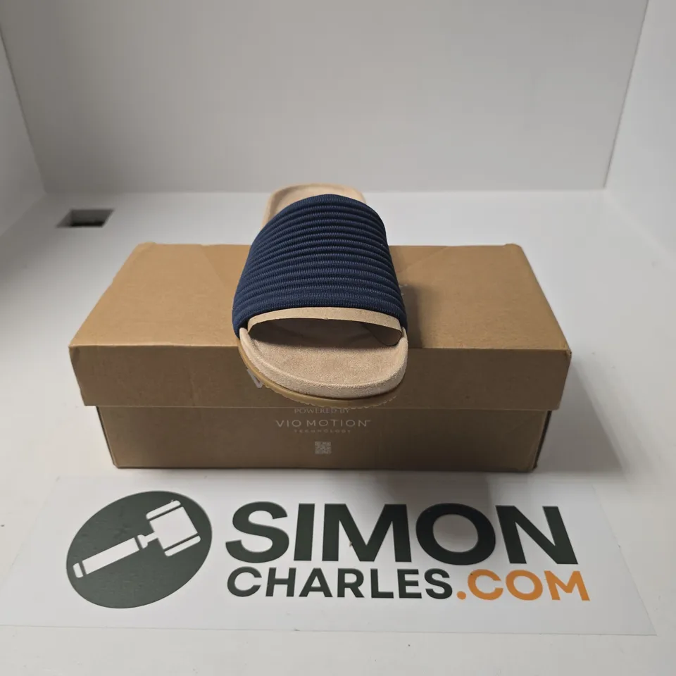 BOXED PAIR OF VIONIC EVIE KNIT SANDALS IN DARK DENIM - UK 9