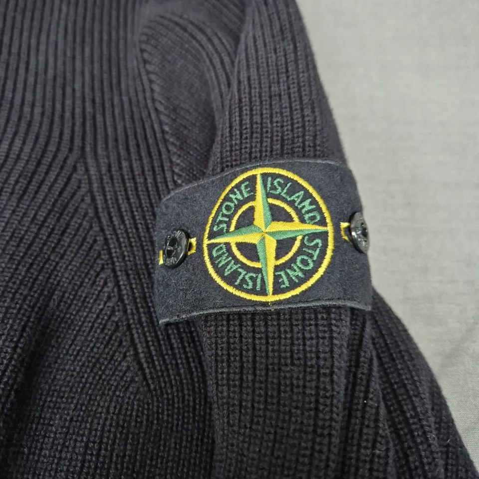 STONE ISLAND KNITTED JUMPER - SIZE XL