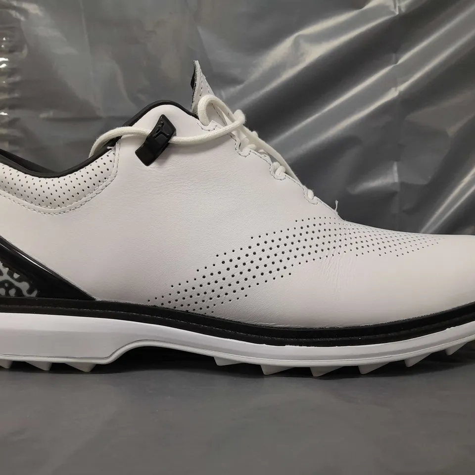 BOXED PAIR OF NIKE JORDAN ADG 4 SHOES IN WHITE/BLACK UK SIZE 9