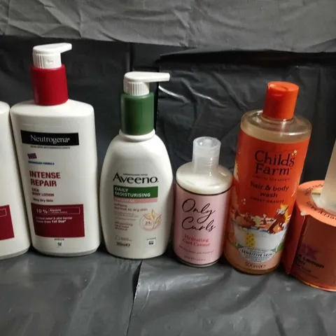 APPROXIMATELY 15 ASSORTED HEALTH & BEAUTY PRODUCTS TO INCLUDE AVEENO, D'ALBA AND CHILDS FARM