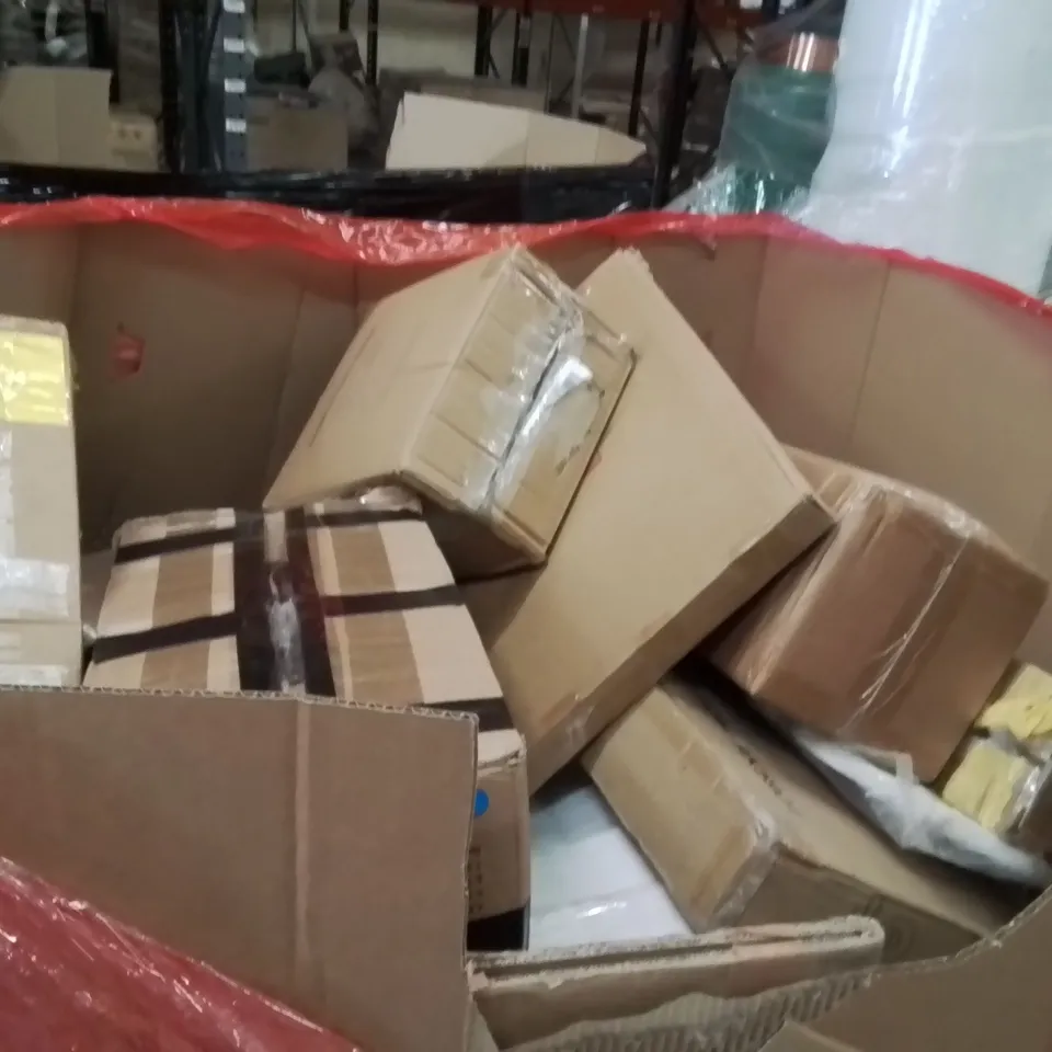 PALLET OF ASSORTED HOUSEHOLD GOODS AND PRODUCTS TO INCLUDE;CLOCK,RETRACTABLE SAFETY GATE,GAMING MOUSE PAD