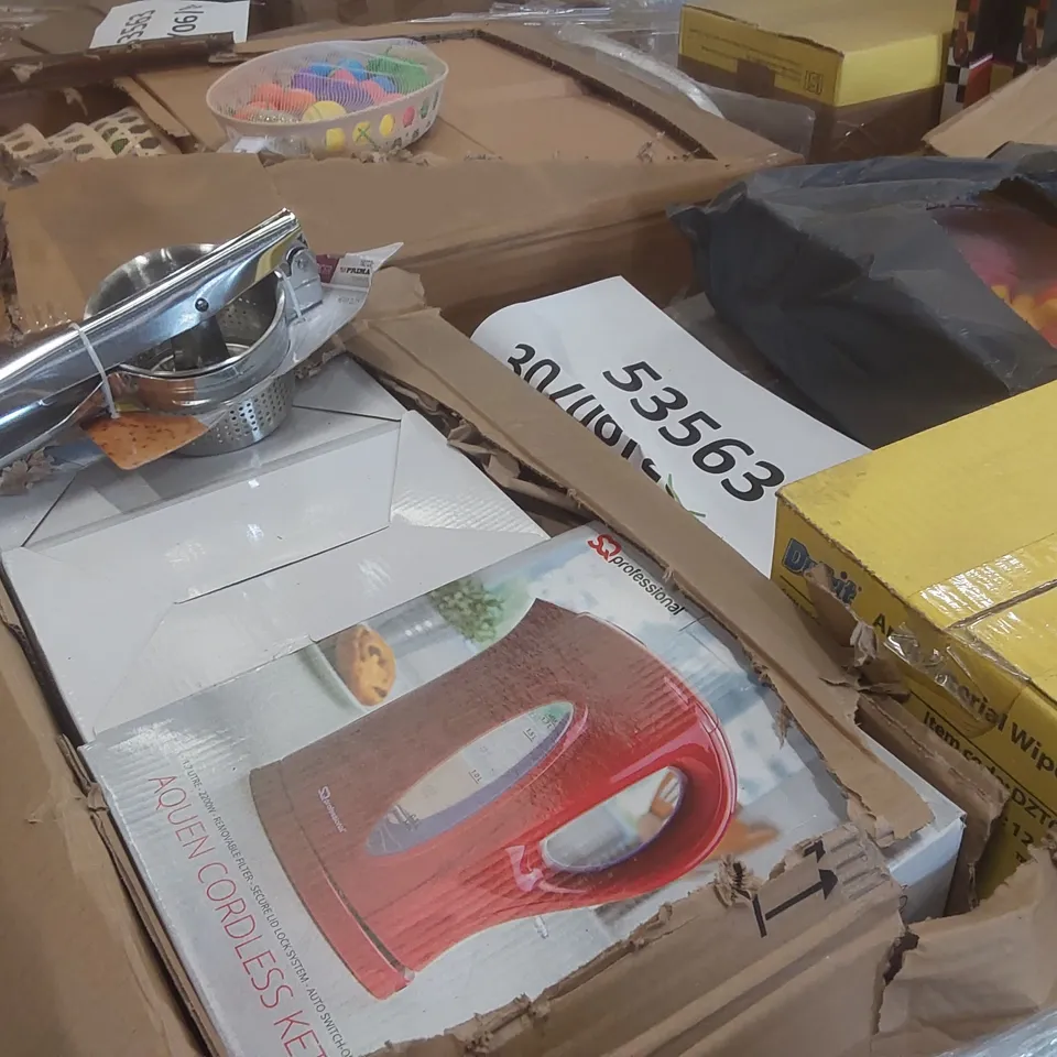 PALLET TO CONTAINING A VERY LARGE QUANTITY OF ASSORTED ITEMS INCLUDING: EXTENDABLE DRAWER ORGANISERS, CORDLESS KETTLES, EASTER EGG HUNT KITS, ANTIBACTERIAL WIPES, POTATO RICERS ECT