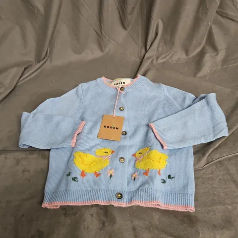 MINI BODEN DUCK CARDIGAN IN BLUE MULTI SIZE 3-4YRS