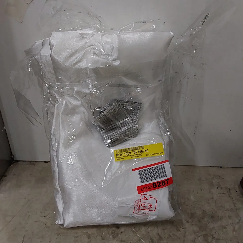 BAGGED DENIZCAN ROOM DARKENING EYELET CURTAINS // SIZE: 229 X 229cm