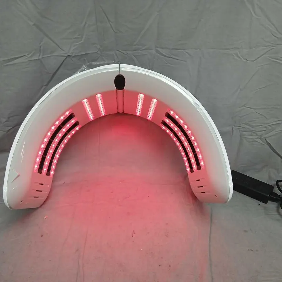 OPATRA LONDON LED LIGHT THERAPY FACIAL DEVICE WITH ALUMINIUM TRAVEL CASE