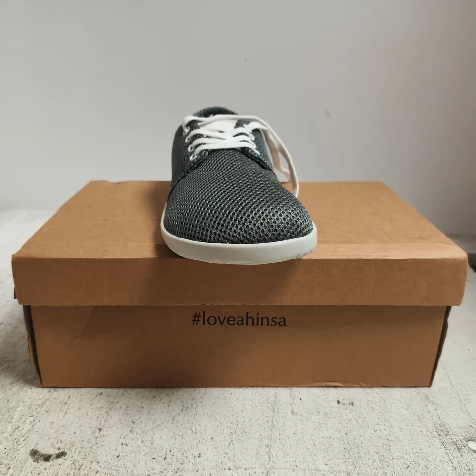 BOXED PAIR OF AHINSA SHOES IN GREY SIZE EU 39