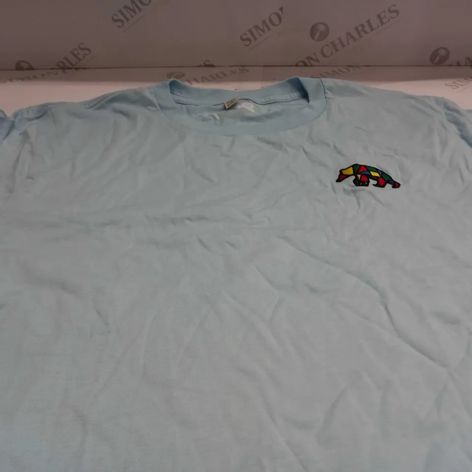 SUTSU EMBROIDED MULTICOLOUR BEAR CREW-NECK T-SHIRT IN SKY BLUE - LARGE