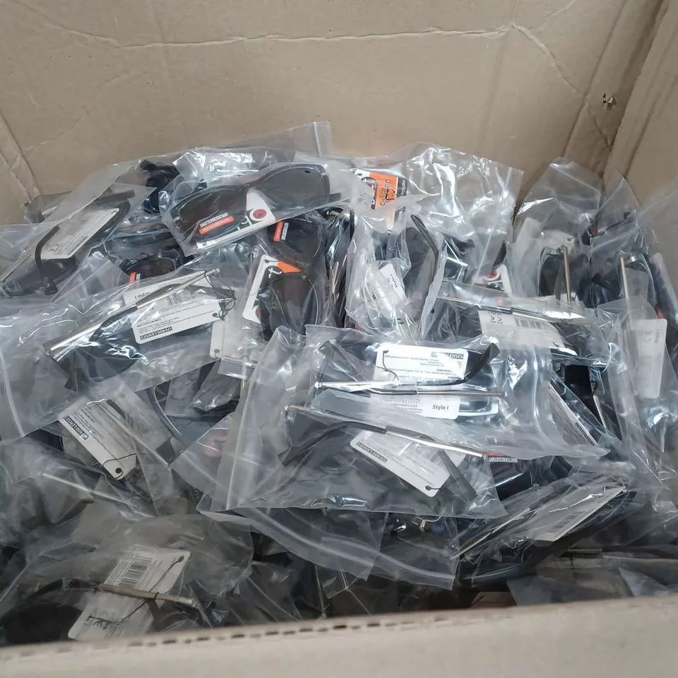 APPROXIMATELY 50 PAIRS OF FASHION SUNGLASSES