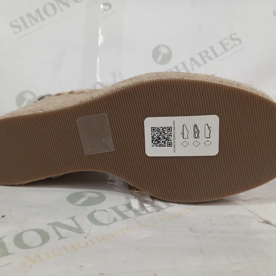 BOXED PAIR OF ASOS DESIGN OPEN TOE CLEAR STRAP WEDGE HEEL SANDALS IN NATURAL COLOUR UK SIZE 4