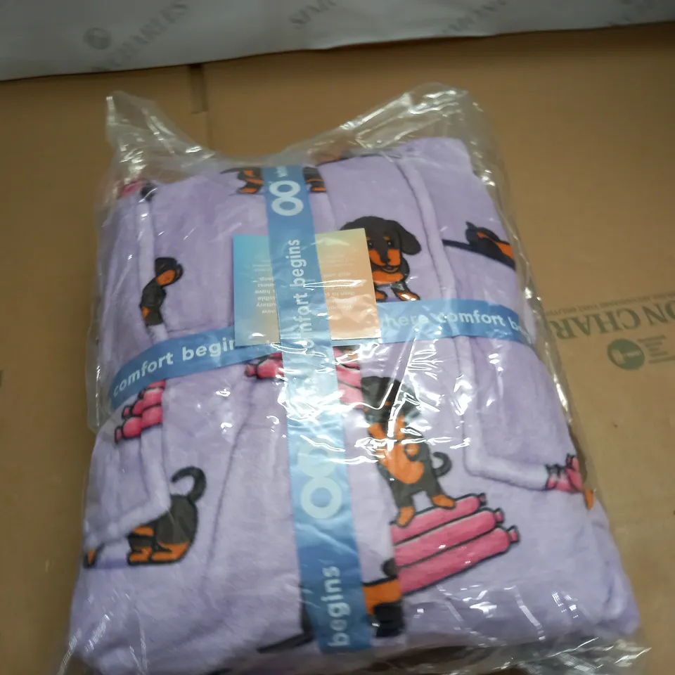 BAGGED OODIE DASCHHOUND COSY BLANKET - SIZE UNSPECIFIED