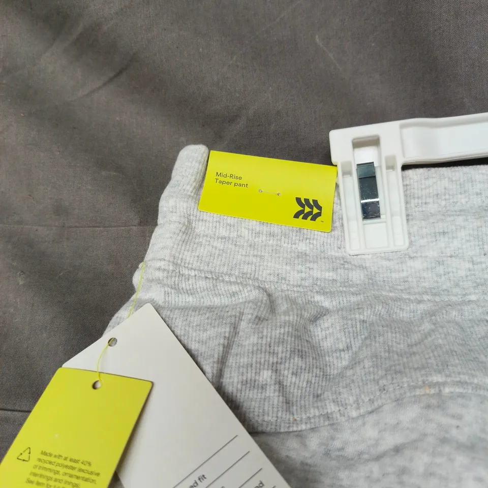 2 X ALL IN MOTION MID RISE TAPER PANT HEATHER GRAY XL WITH TAGS