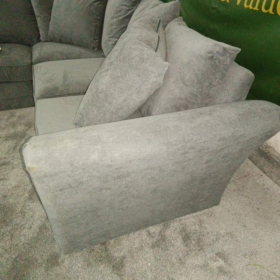 GREY FABRIC CORNER SOFA ON CHROME LEGS