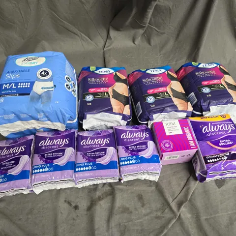 APPROXIMATELY 8 ASSORTED FEMALE SANITARY PRODUCTS 