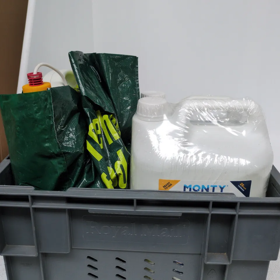 TOTE OF APPROXIMATELY 3 ASSORTED ITEMS TO INCLUDE BONA WOOD FLOOR CLEANER 4L, OUTDOOR CLEANER 5L ETC