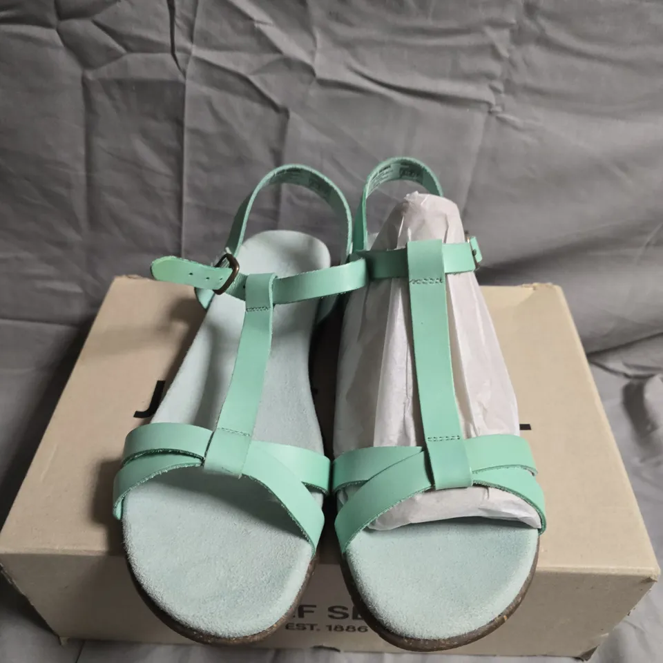 BOXED PAIR OF JOSEF SEIBEL FABRICA SANDALS - UK SIZE 39