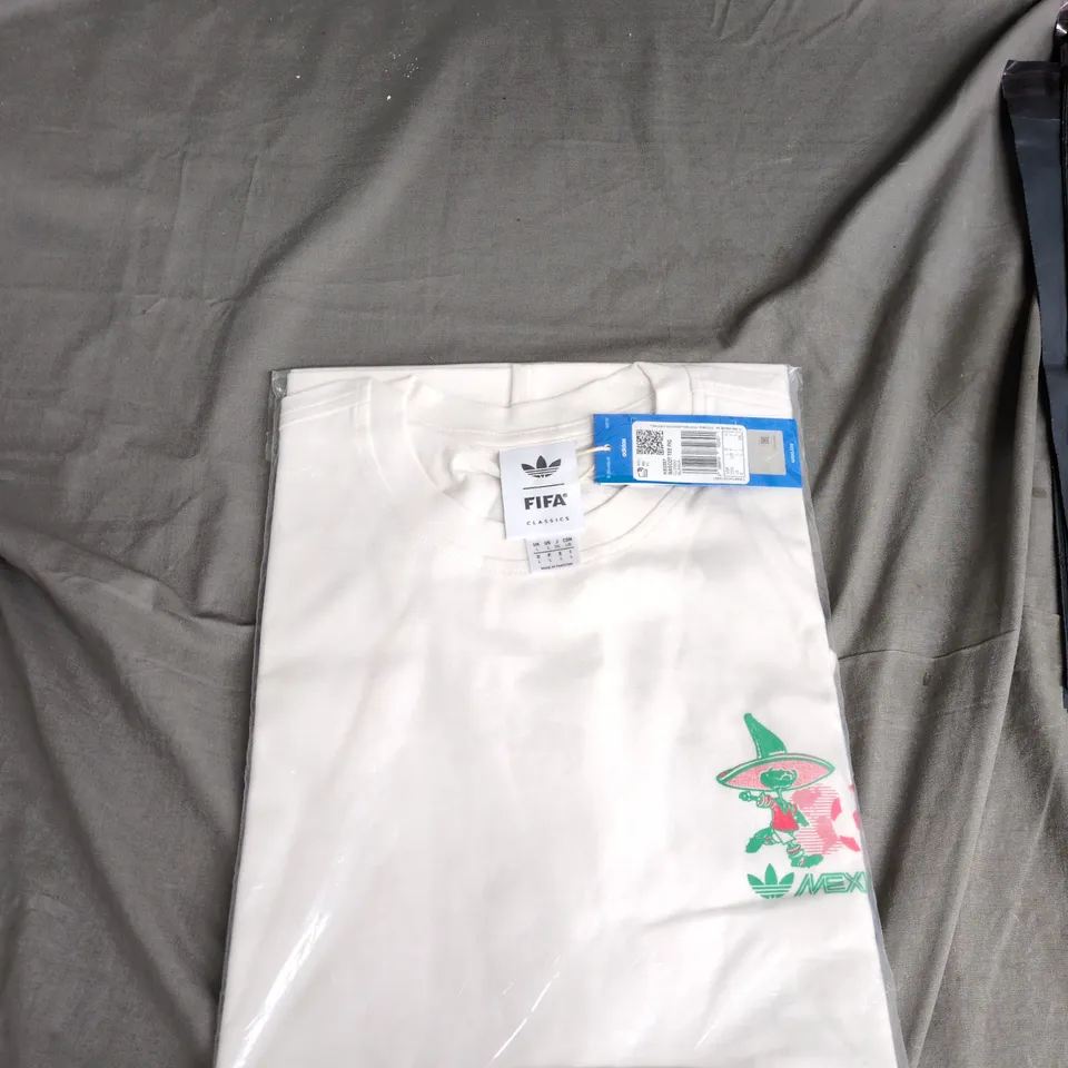 ADIDAS FIFA CLASSICS MASCOT TEE PIQ WHITE – UK L