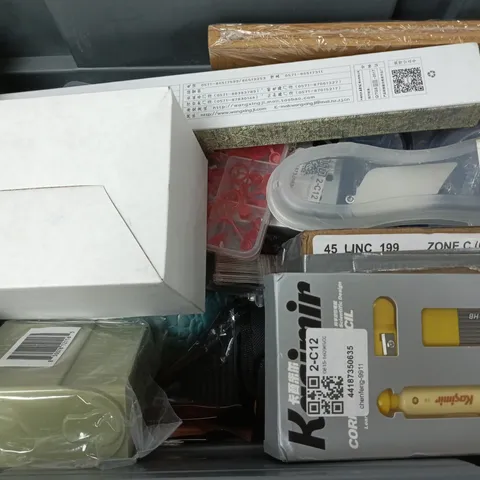 APPROXIMATELY 12 ASSORTED HOUSEHOLD ITEMS TO INCLUDE CORRECTION PENCIL, SCENTED WOOD BLOCK, FRAME, ETC