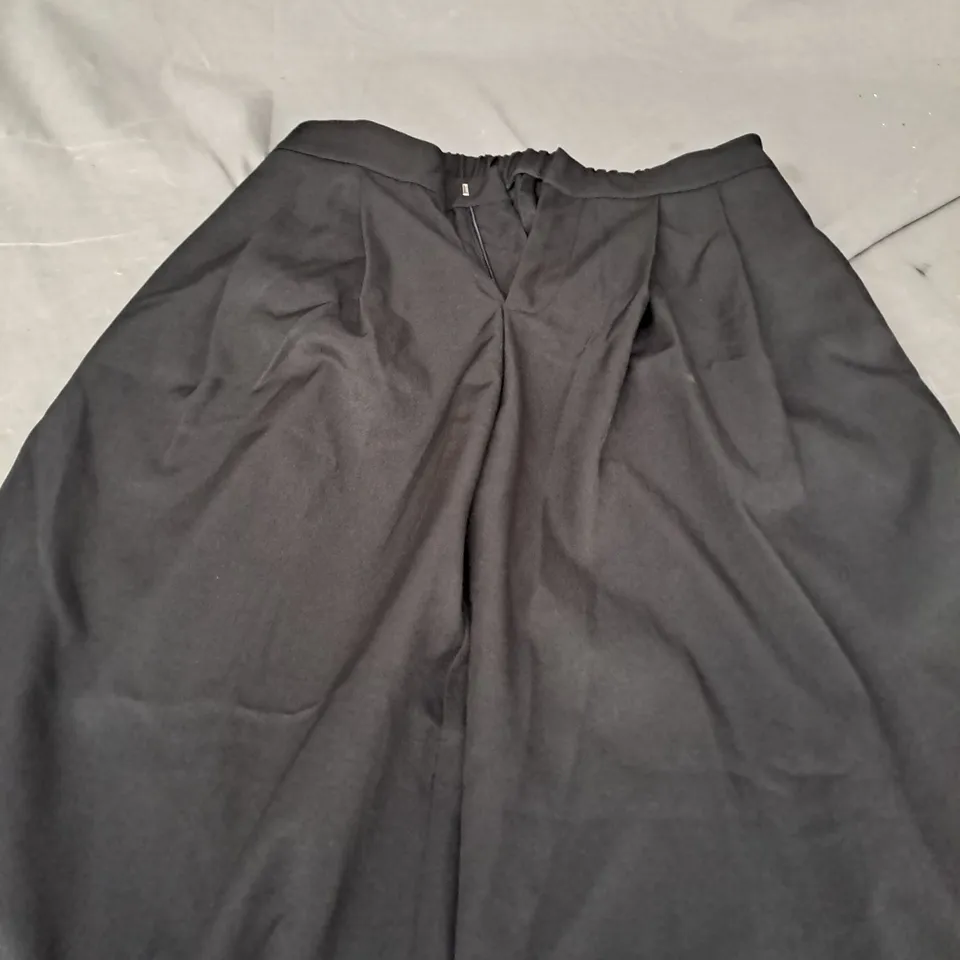 CIDER OVERSIZED TROUSERS IN BLACK - M