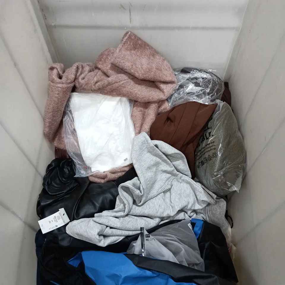 CAGE OF ASSORTED CLOTHING ITMEMS.