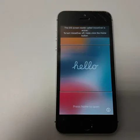 BOXED APPLE IPHONE SE SMARTPHONE
