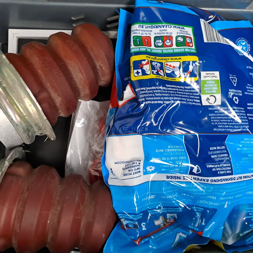 APPROXIMATELY 5 ASSORTED HOUSEHOLD ITEMS TO INCLUDE FINISH POWER ALL-IN-1 MEGA VALUE PACK, ETC