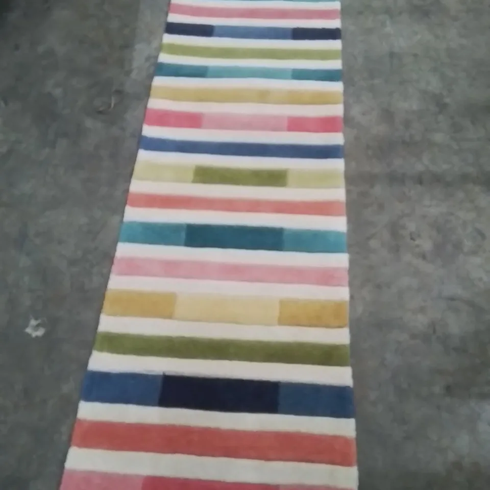 QUALITY DESIGNER AREA RUG - APPROXIMATELY 230X60CM