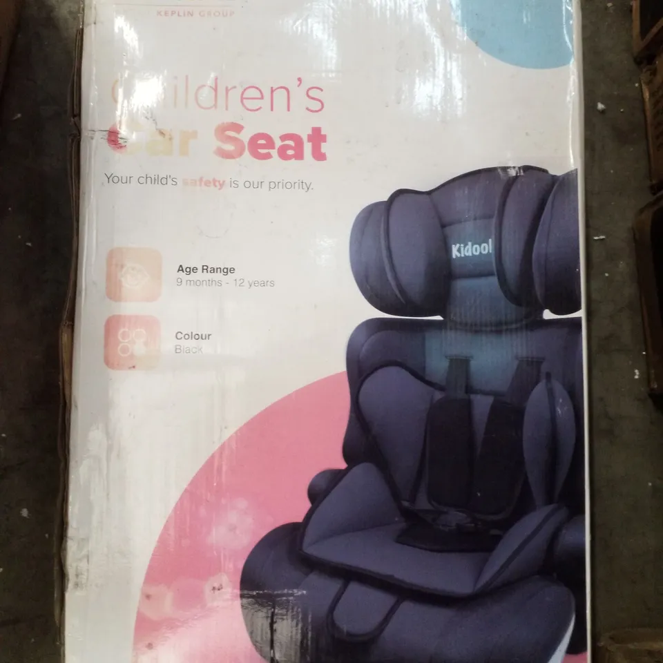 BOXED KIDOOLA CHILDRENS CAR SEAT - BLACK