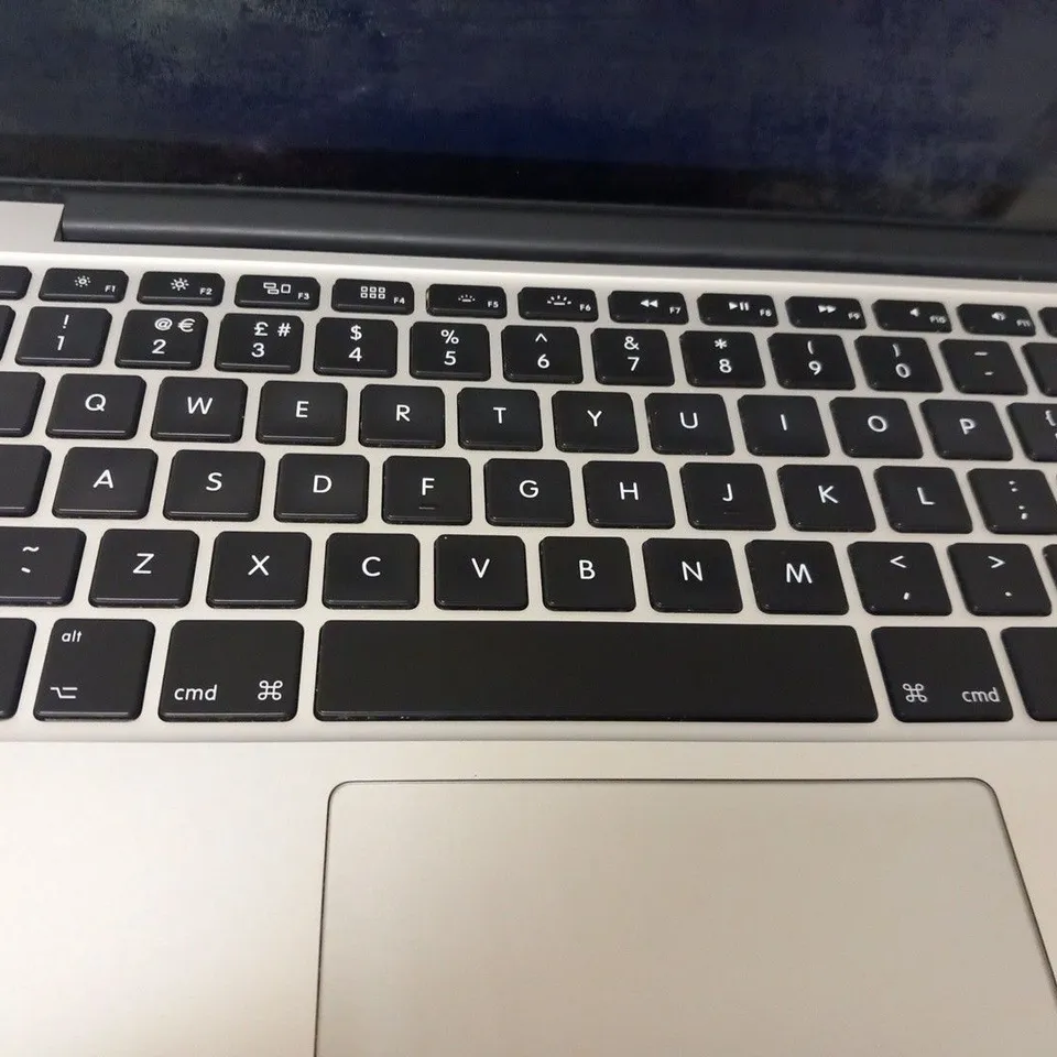 APPLE MACBOOK PRO (A1502 EARLY 2015)