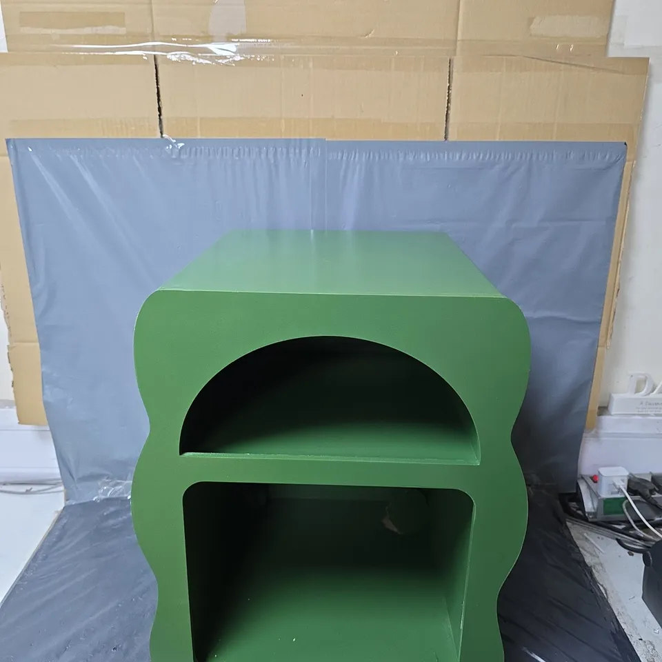 GREEN WIGGLE EDGE BED SIDE TABLE