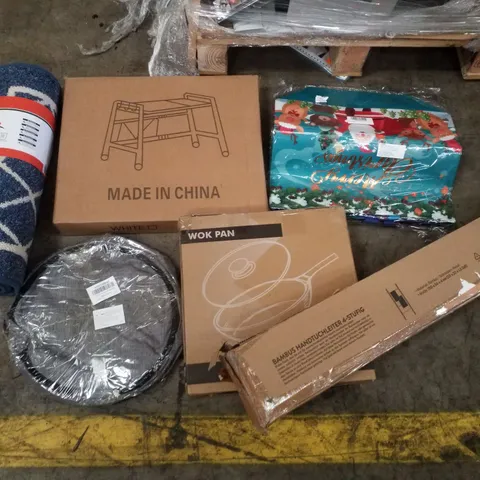 PALLET CONTAINING ASSORTED PRODUCTS INCLUDING RUGS, TELESCOPIC SHELF, GIFT BAGS, WOK PAN, TOY STORAGE ORGANIZER & BAMBOO TOWEL RAIL