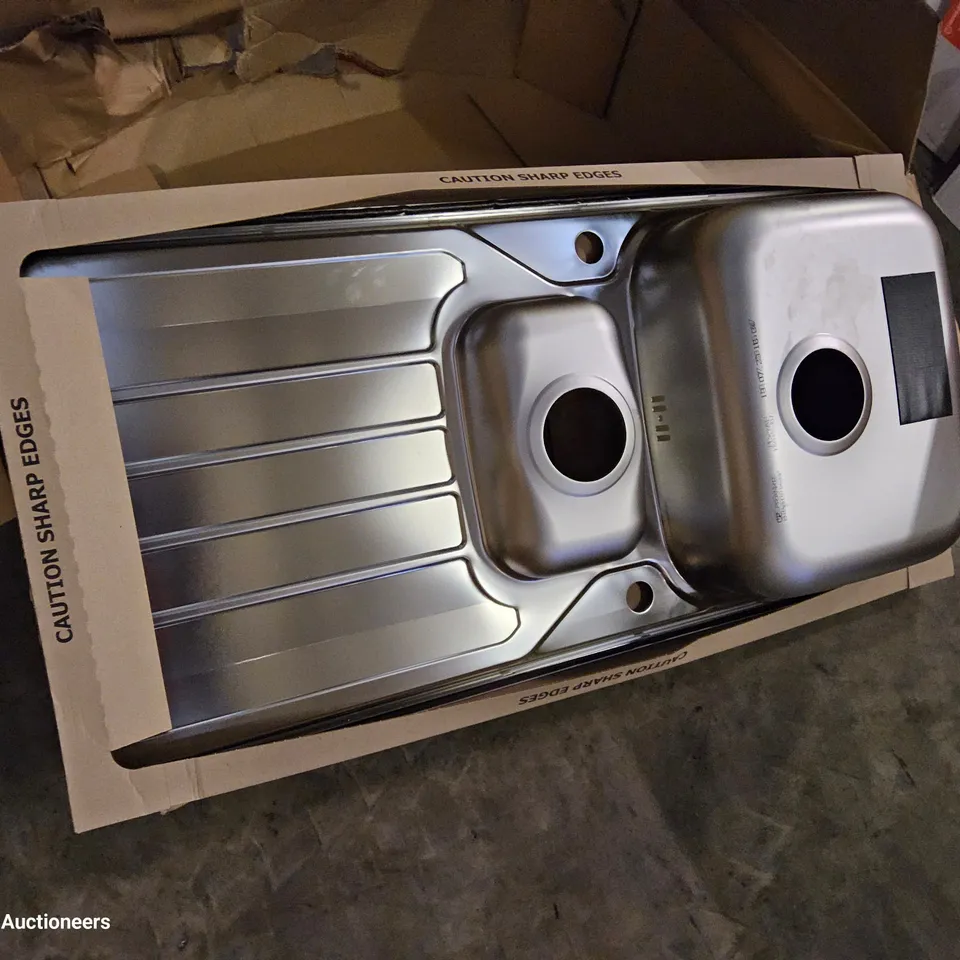 BOXED FRANKE STAINLESS STEEL 1.5 BOWL SINK & DRAINER 