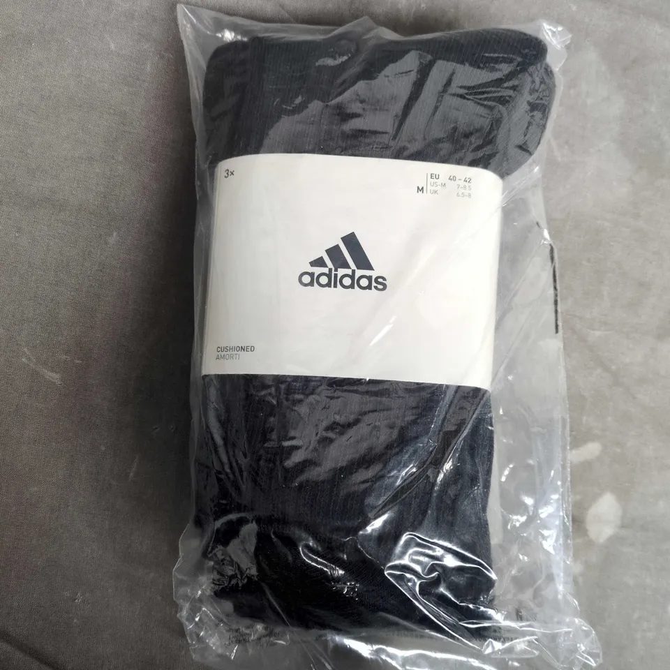 BAGGED ADIDAS 3PK OF CREW SOCKS IN BLACK - UK 6.5-8