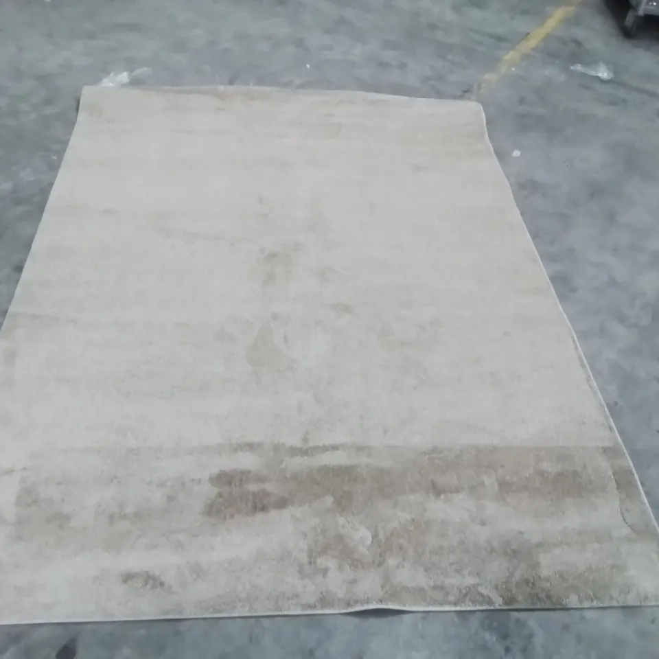 QUALITY DESIGNER AREA RUG - APPROXIMATELY 300X210CM