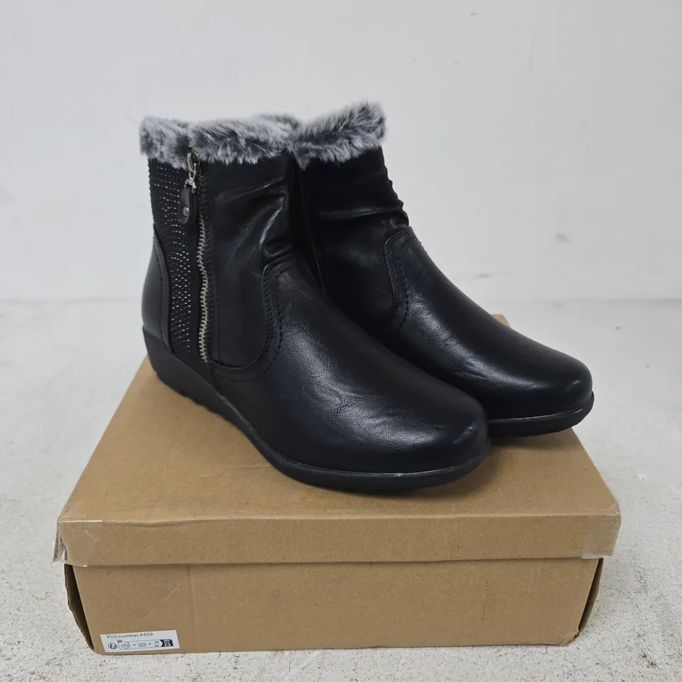 JO & JOE BASIL BLACK FUR-TRIM ANKLE BOOTS, UK 6