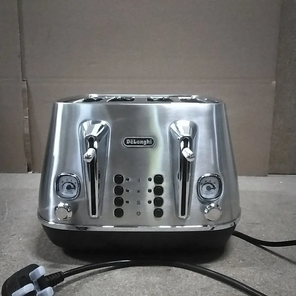 BOXED DELONGHI DISTINTA X FOUR SLICE TOASTER 