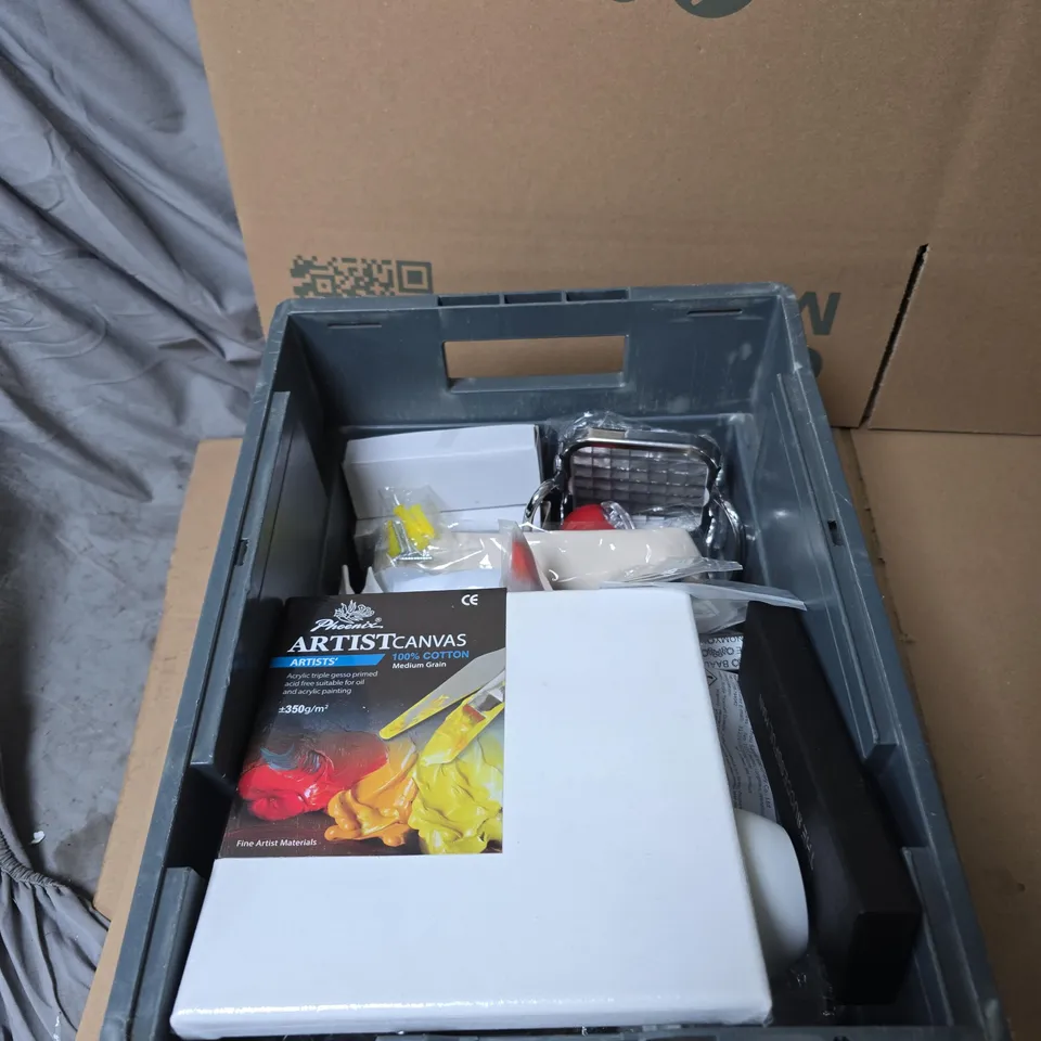 TOTE OF APPROXIMATELY 15 ASSORTED ITEMS TO INCLUDE: MINI PORTABLE FAN 