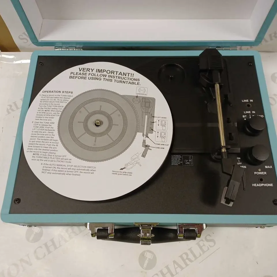 VICTROLA BLUETOOTH TURNTABLE IN BLUE