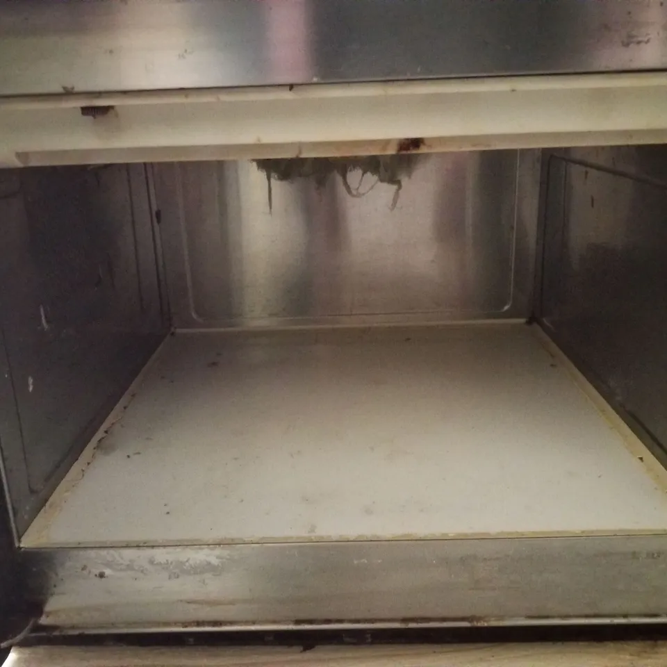 COMMERCIAL MICROWAVE OVEN