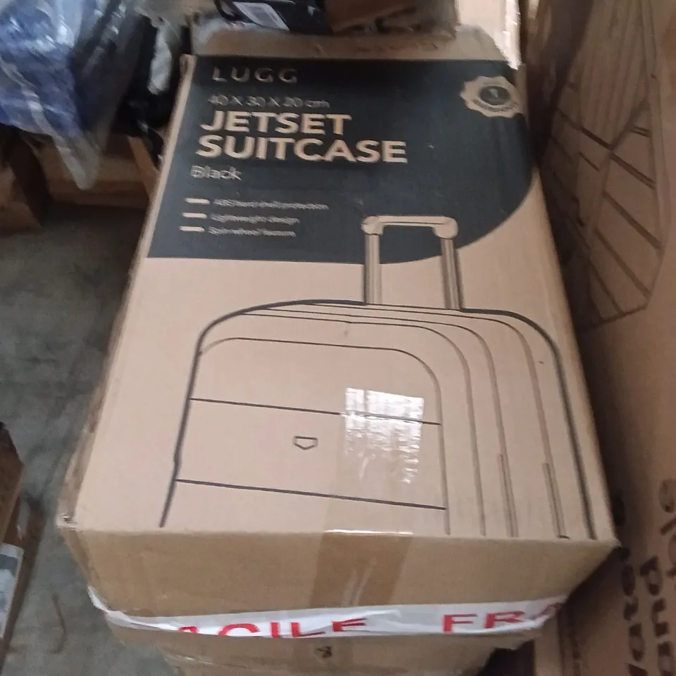  BOXED LUGG TRAVEL SUITCASE