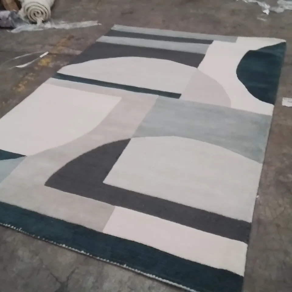 QUALITY DESIGNER AREA RUG - APPROXIMATELY 230X160CM