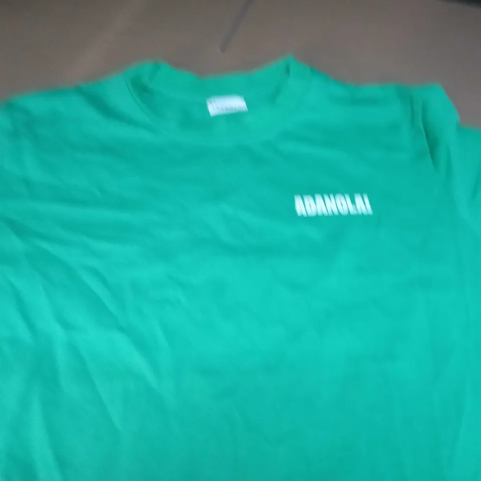 ADANOLA PRINTED CREWNECK SHORT SLEEVE T-SHIRT IN GREEN - SMALL