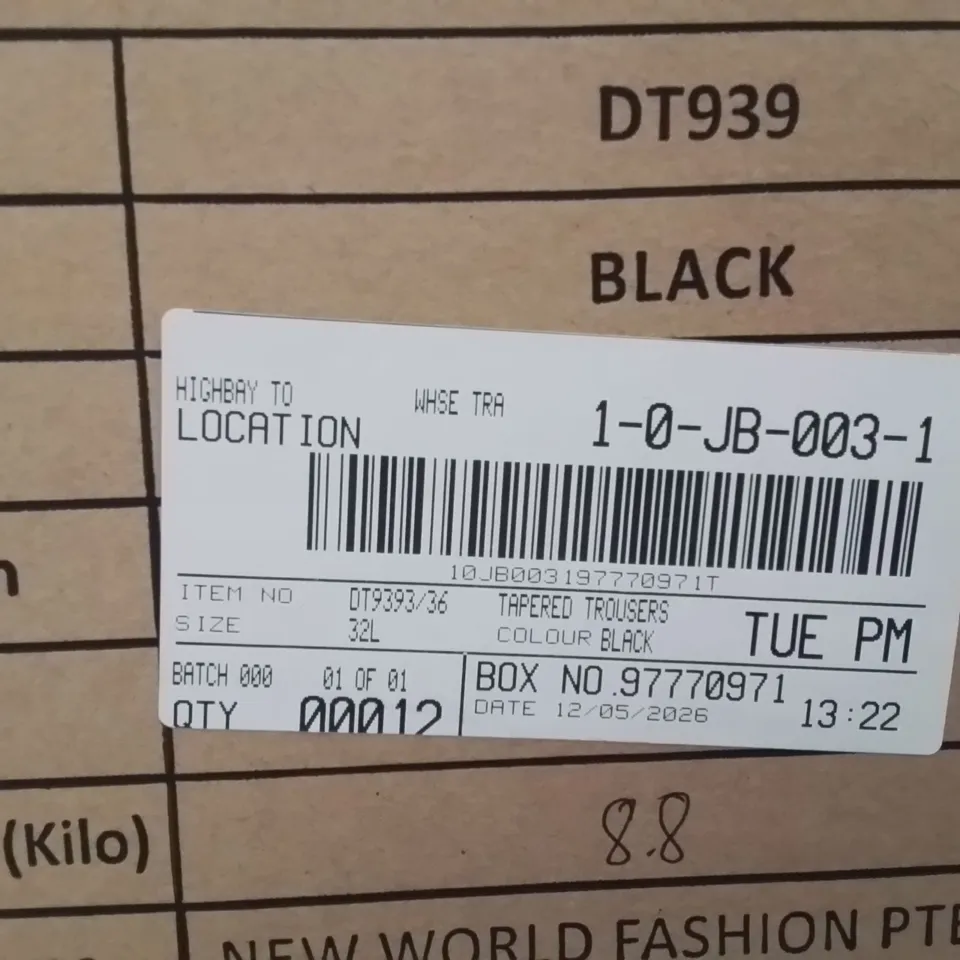 BOXED BRAND NEW APPROXIMATELY 12 CAPSULE TAPERED TROUSERS BLACK SIZE 32L