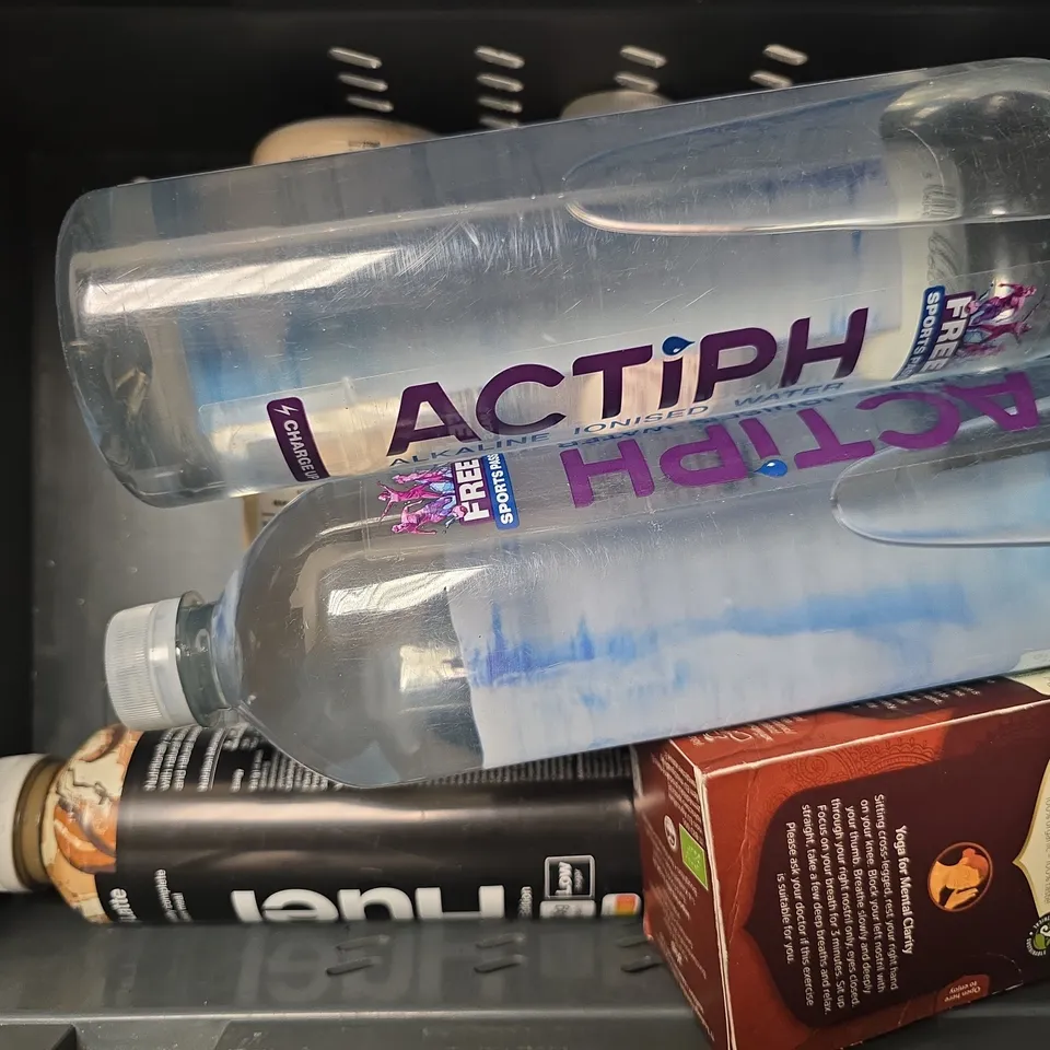 APPROXIMATELY 8 ASSORTED FOOD & DRINK ITEMS TO INCLUDE - RAVE MILK CHOCOLATE FLAKES , Y FOOD , ACTIPH WATER ETC