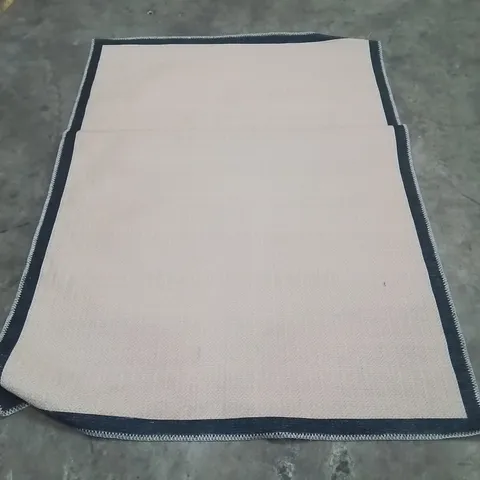 QUALITY DESIGNER AREA RUG - APPROXIMATELY 175X125CM